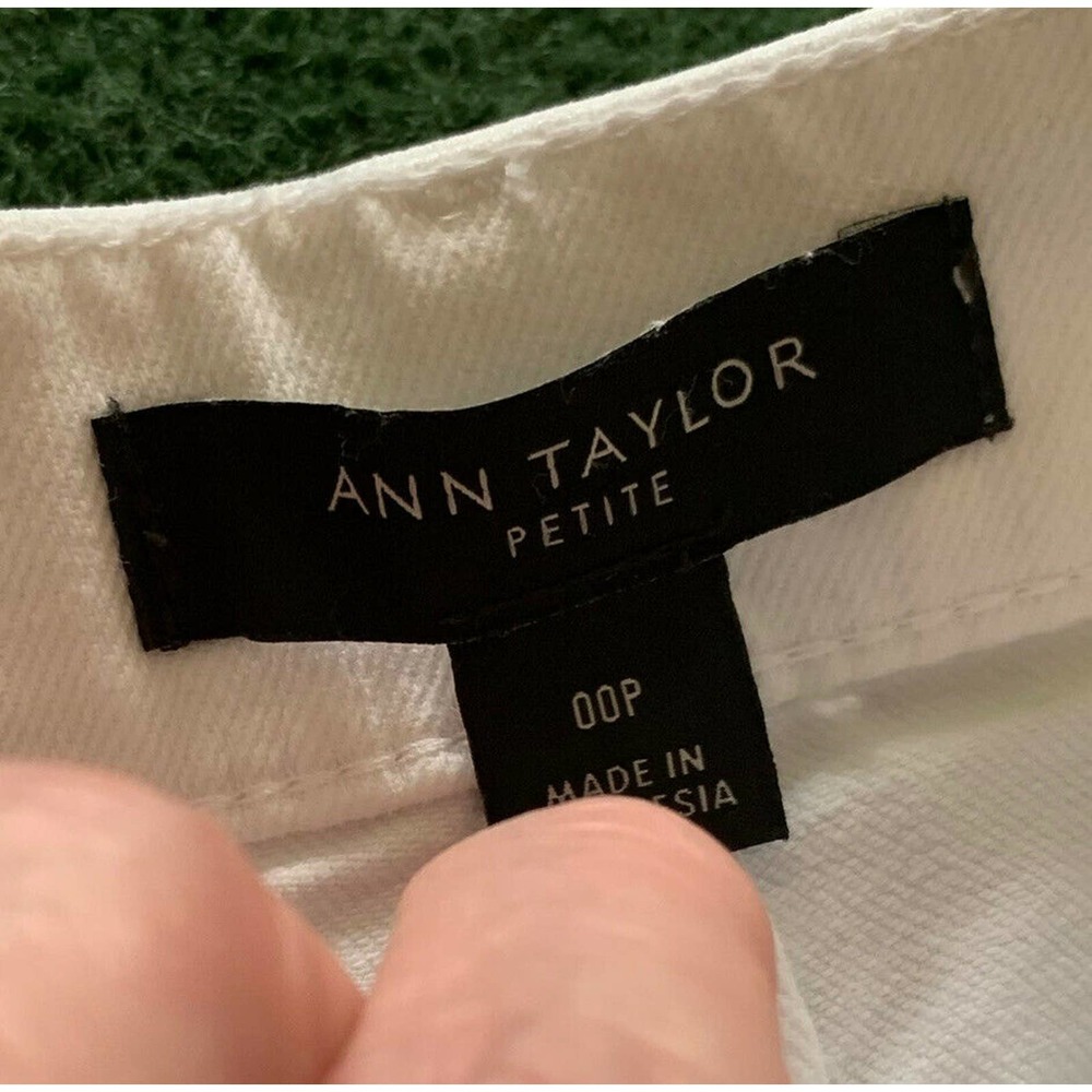 ANN TAYLOR White Denim Jean Raw Hem Mini Skirt - Picture 4 of 5